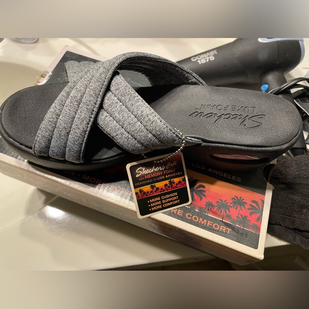 Skechers Size 8 New Women's sandals